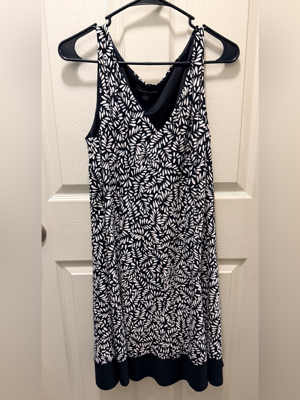 American Living Black and White Leaf-Print V-Neck Maxi Dress